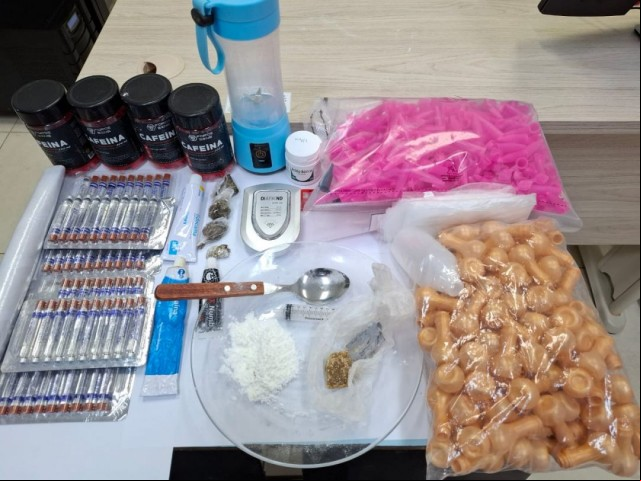 Guaçuí: PM apreende laboratório para refino de entorpecentes